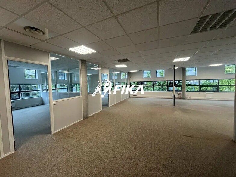 Bureau dans Mérignac à vendre - Photo de l’immeuble – Image 2 sur 5