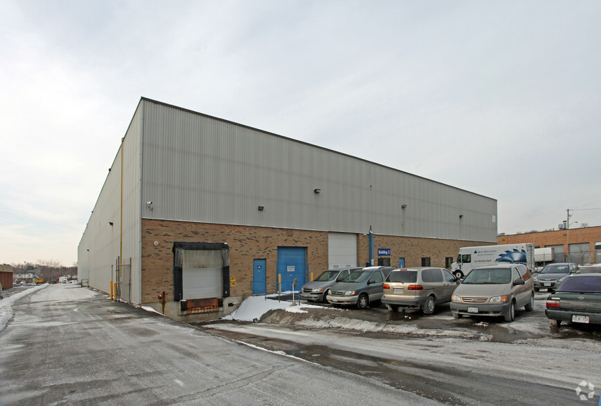 2388 Midland Av, Toronto, ON à louer - Photo principale – Image 1 sur 2