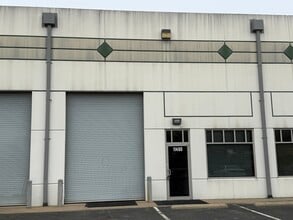 11482-11518 Robertson Dr, Manassas, VA à louer Photo de l’immeuble– Image 1 sur 8