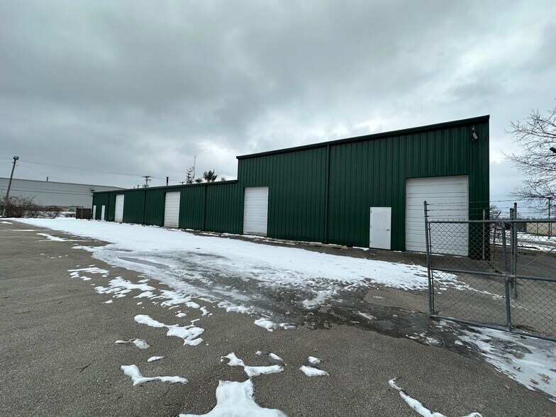 2017 S Yost Ave, Bloomington, IN à louer - Photo de l’immeuble – Image 2 sur 6