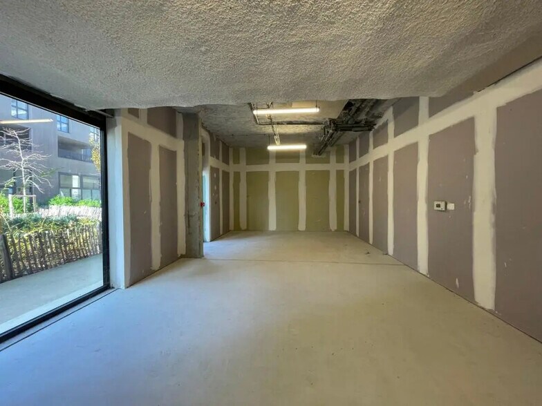 30 Boulevard Du Colonel Fabien, Ivry-sur-Seine à louer - Photo de l’immeuble – Image 3 sur 9