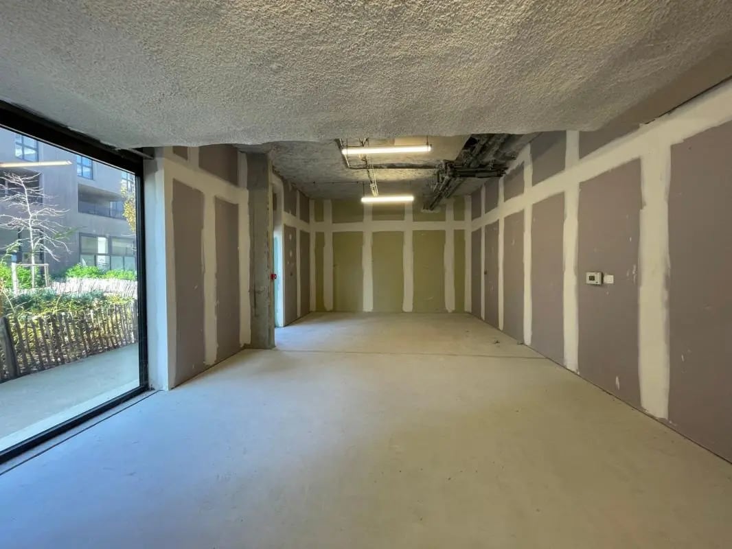 Industriel/Logistique dans Ivry-sur-Seine à louer Photo intérieure– Image 1 sur 11