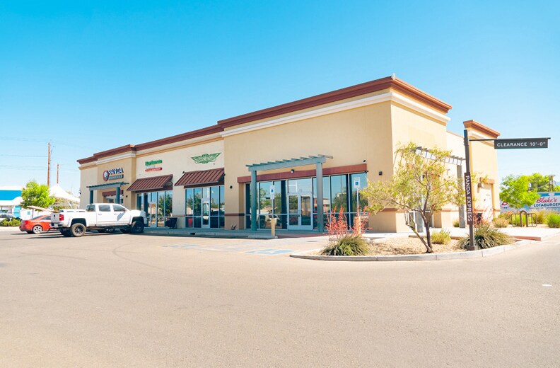 4208 Central Ave SW, Albuquerque, NM à louer - Photo de l’immeuble – Image 1 sur 10