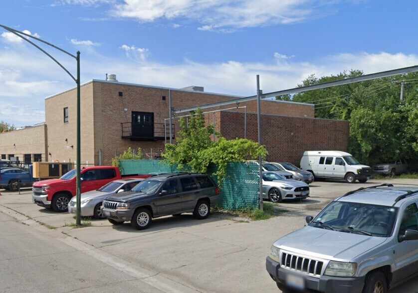 3300-3306 N Knox Ave, Chicago, IL à louer - Photo de l’immeuble – Image 1 sur 15