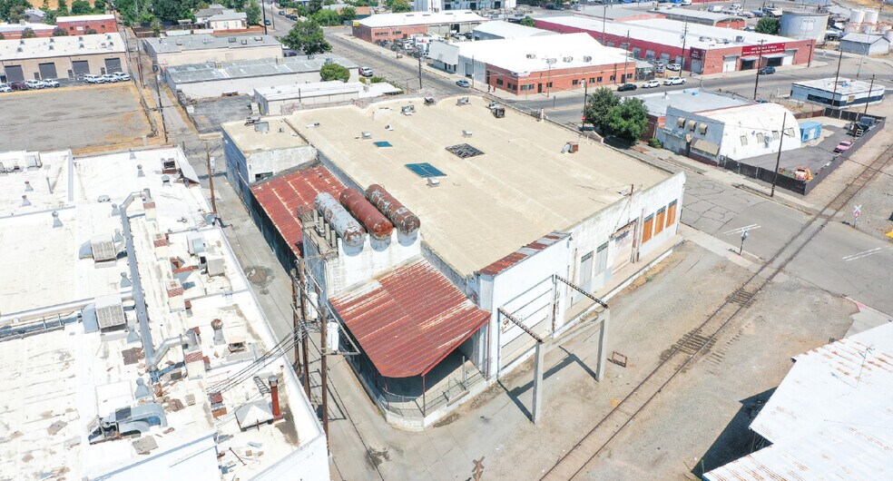 2250 Los Angeles St, Fresno, CA à louer - Photo de l’immeuble – Image 2 sur 6