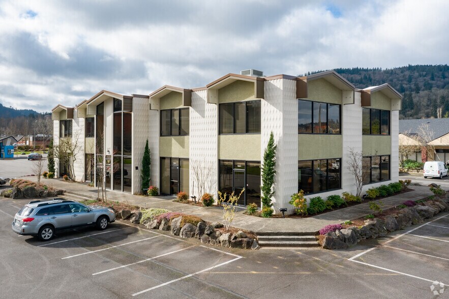 1275 NW 12th Ave, Issaquah, WA à louer - Photo de l’immeuble – Image 2 sur 3