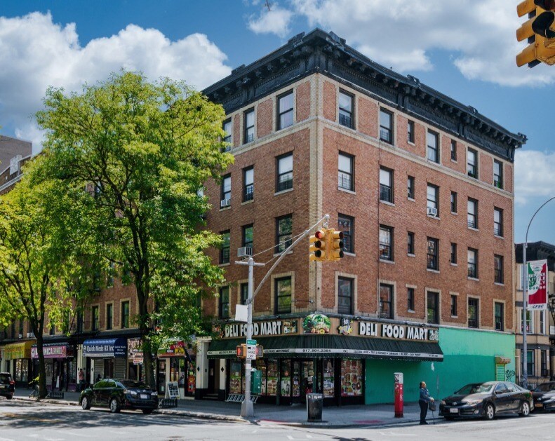 724-728 E 187th St, Bronx, NY à vendre Photo de l’immeuble– Image 1 sur 2
