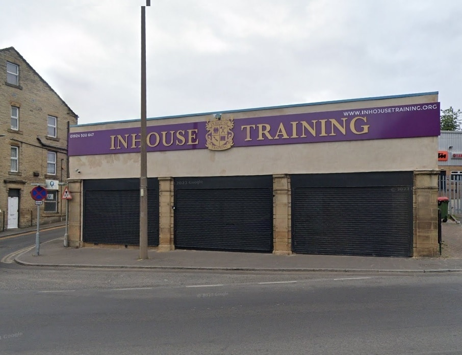 46 Wellington Rd, Dewsbury à louer Photo principale– Image 1 sur 2