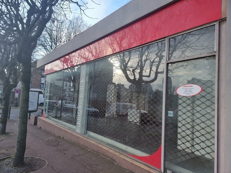 Local commercial dans Gagny à louer - Photo de l’immeuble – Image 3 sur 7
