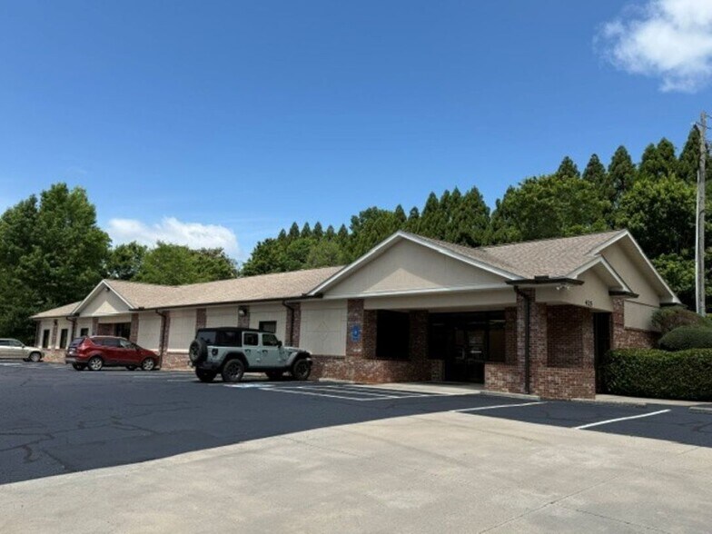 425 Bradford St, Gainesville, GA à louer - Photo de l’immeuble – Image 1 sur 6