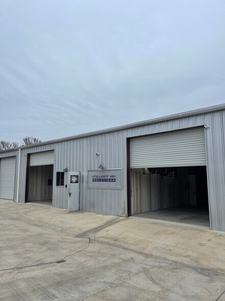 18281 FM 150 W, Driftwood, TX à louer - Photo de l’immeuble – Image 3 sur 11
