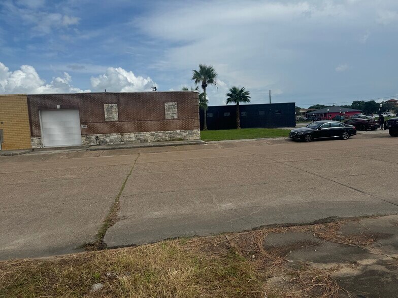 201 N 6th St, Texas City, TX à vendre - Photo de l’immeuble – Image 1 sur 8