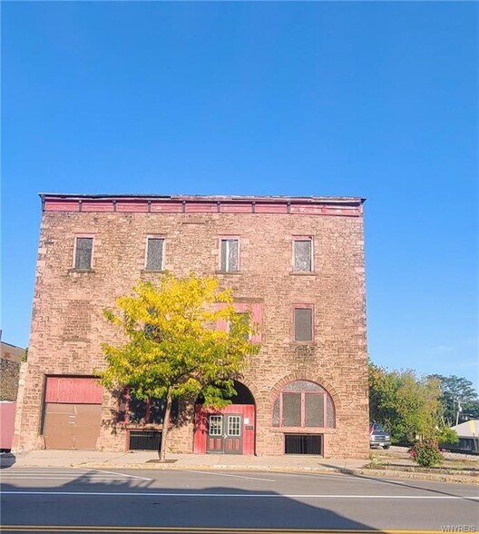 613 Main St, Medina, NY à vendre - Photo principale – Image 1 sur 5