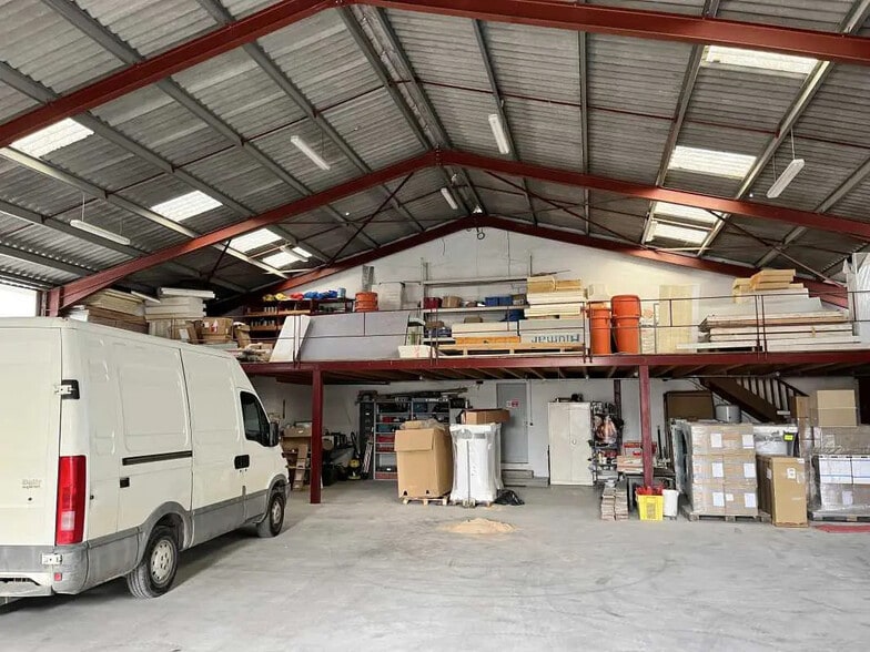 Local d'activités dans Saint-André-de-Cubzac à vendre - Photo de l’immeuble – Image 3 sur 6