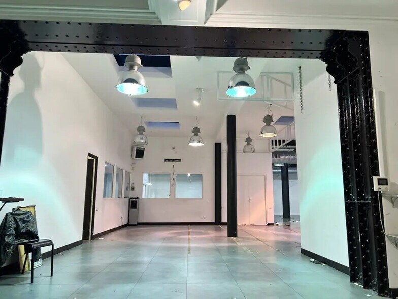 Local commercial dans Paris à vendre - Photo intérieure – Image 3 sur 15