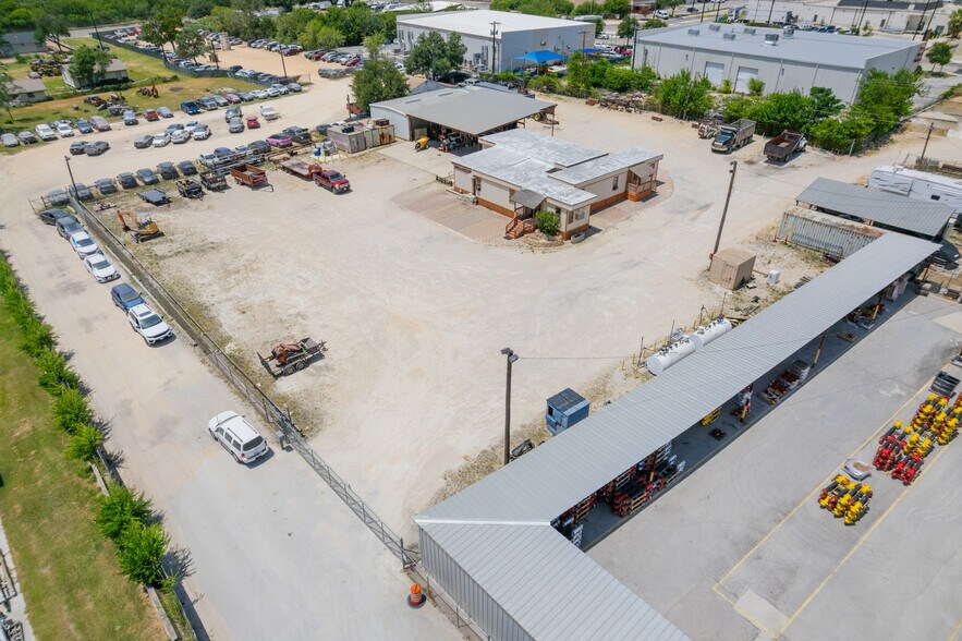 4350 Naco Pass, San Antonio, TX à vendre - Photo de l’immeuble – Image 2 sur 25