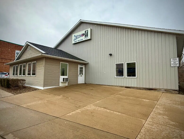 207 N Main St, Olivet, MI à vendre - Photo de l’immeuble – Image 3 sur 17