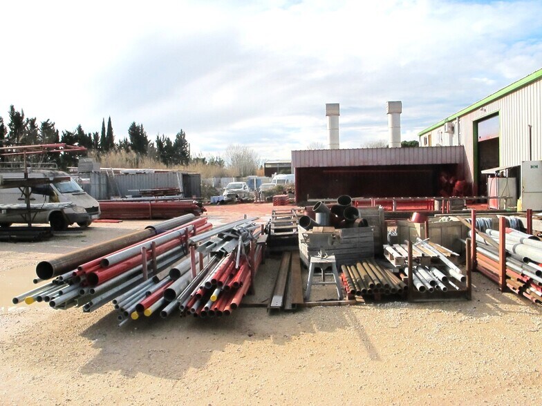 Industriel/Logistique dans Le Thor à vendre - Photo de l’immeuble – Image 3 sur 6