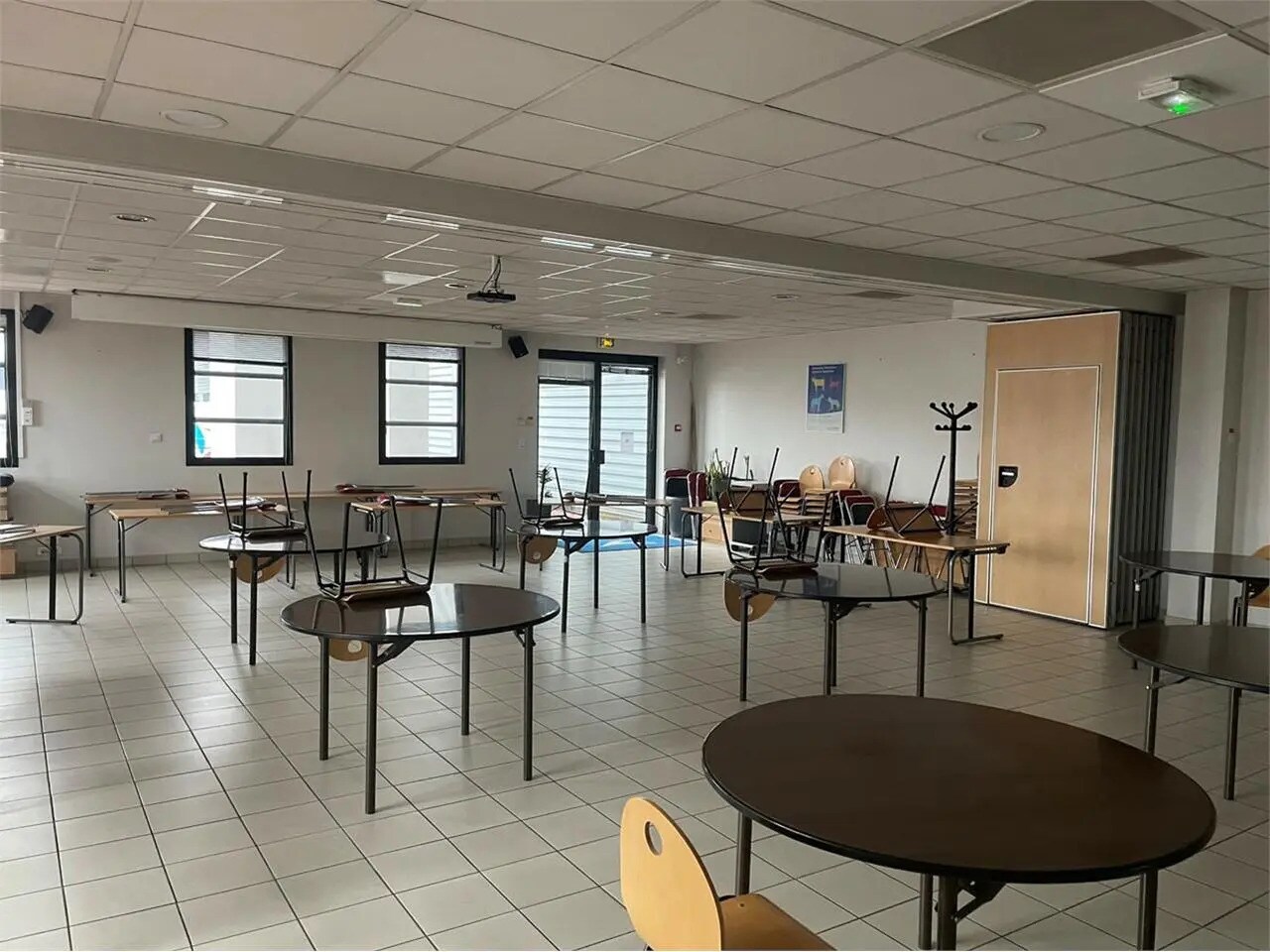 Bureau dans Miribel à louer Photo intérieure– Image 1 sur 1