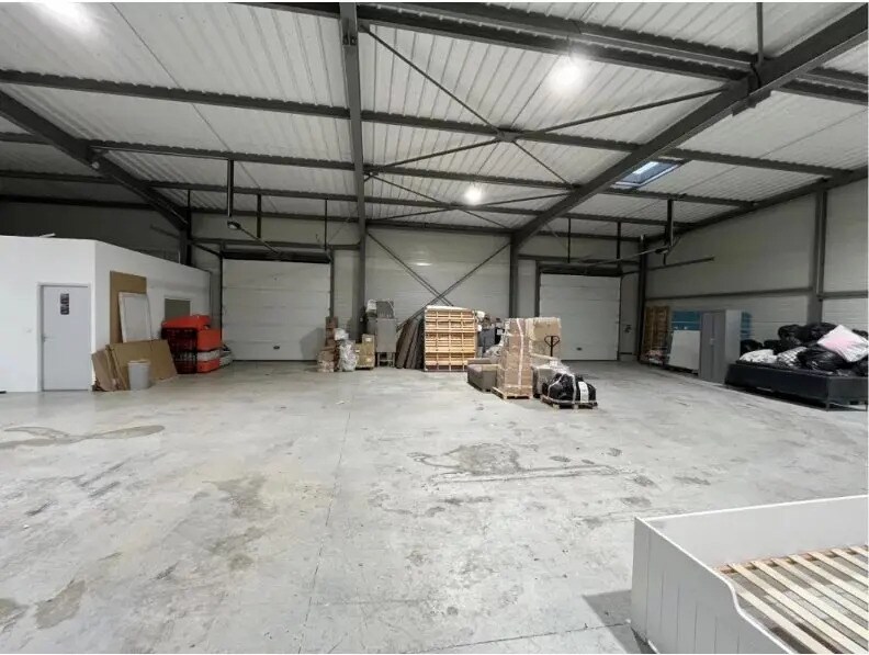 Bureau dans Gallargues-le-Montueux à louer Photo de l’immeuble– Image 1 sur 12
