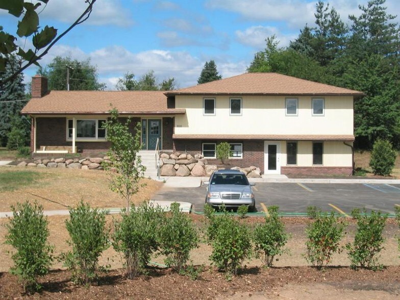 959 Baker Rd, Dexter, MI à louer - Photo de l’immeuble – Image 2 sur 5