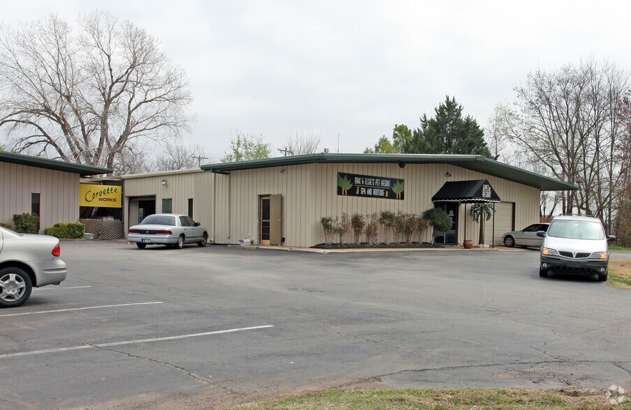 1200 S Kelly Ave, Edmond, OK à vendre - Photo de l’immeuble – Image 2 sur 22