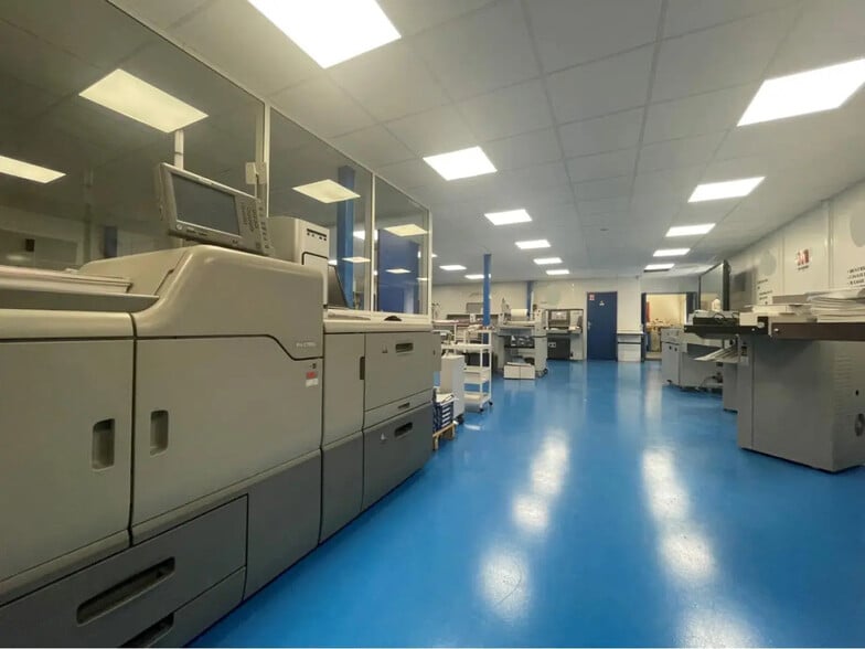 Local d'activités dans Trappes à vendre - Photo intérieure – Image 3 sur 9