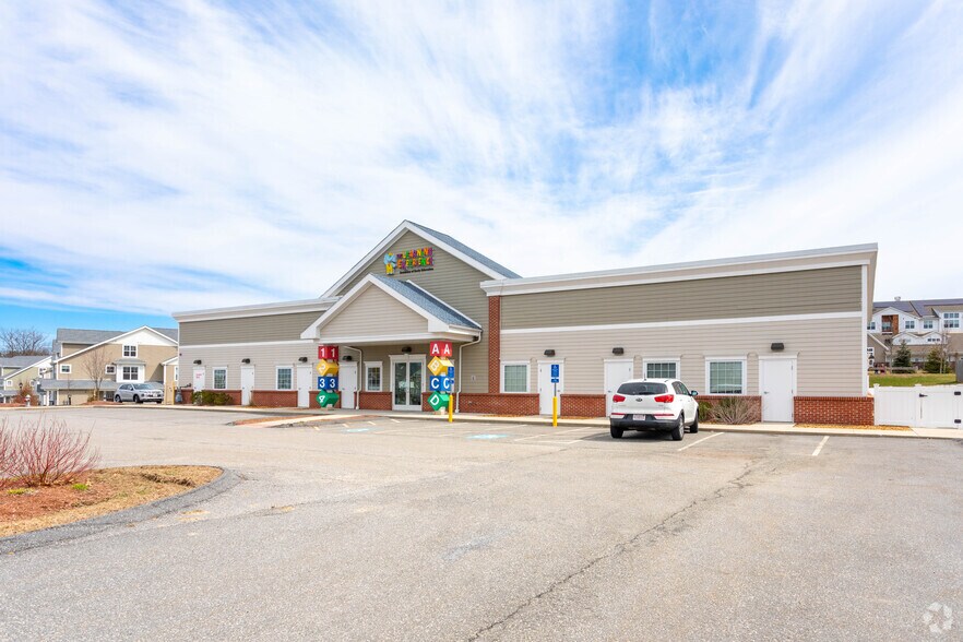 70 Simarano Dr, Marlborough, MA à vendre - Photo principale – Image 1 sur 3