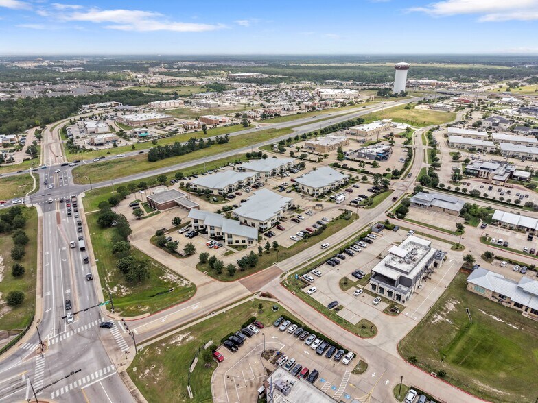 750 William D Fitch Pky, College Station, TX à vendre - Photo de l’immeuble – Image 3 sur 19