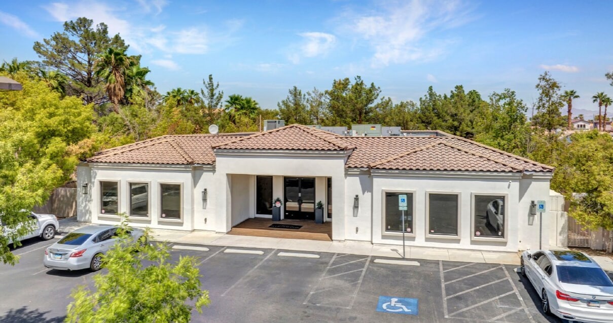 2320 Potosi St, Las Vegas, NV à vendre Photo de l’immeuble– Image 1 sur 7