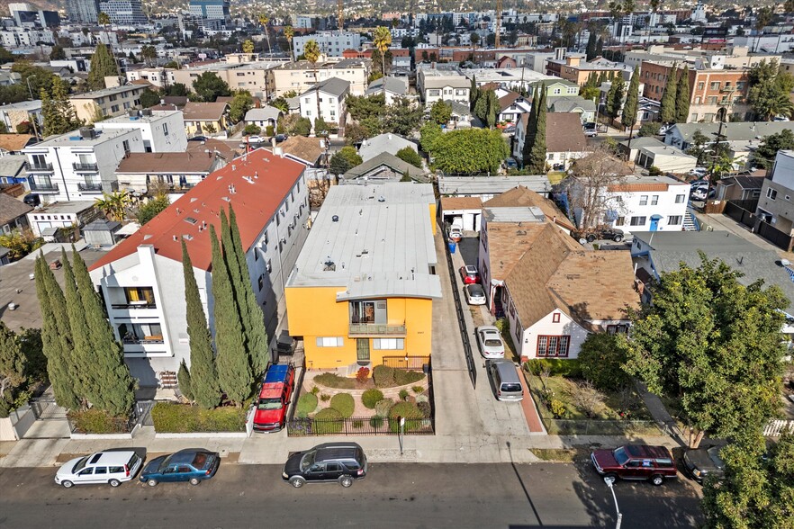 5527 Barton Ave, Los Angeles, CA à vendre - Photo de l’immeuble – Image 3 sur 41
