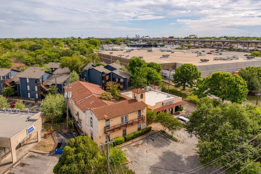 1609 Ohlen Rd, Austin, TX à vendre - Photo de l’immeuble – Image 2 sur 6