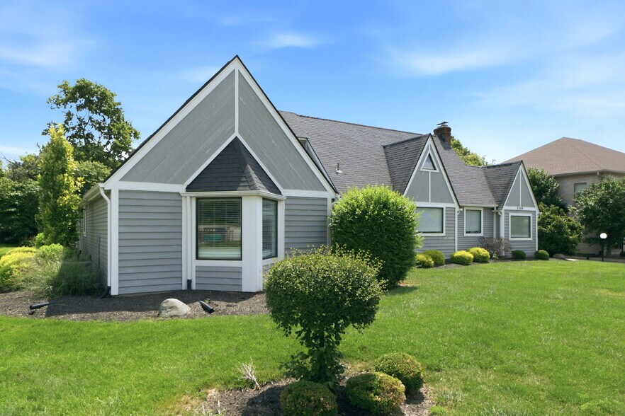 7266 Far Hills Ave, Centerville, OH à vendre - Photo de l’immeuble – Image 3 sur 36