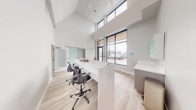 20400 W Bluemound Rd, Brookfield, WI à louer Photo intérieure– Image 2 sur 14