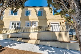 1112 N Sherbourne Dr, West Hollywood, CA à louer Photo intérieure– Image 1 sur 15