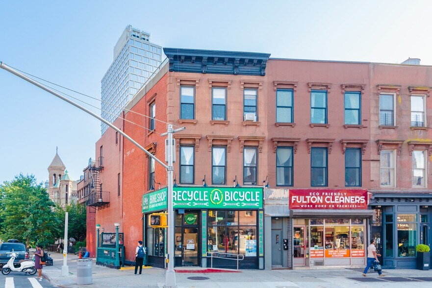 858 Fulton St, Brooklyn, NY à vendre - Photo de l’immeuble – Image 3 sur 18