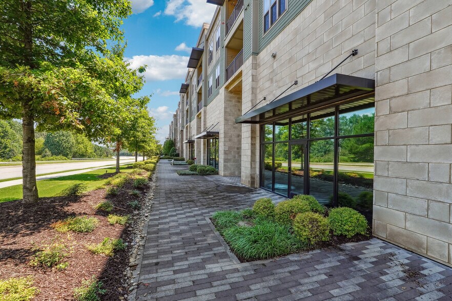 6405 Rex Ln, Alpharetta, GA à louer - Photo de l’immeuble – Image 1 sur 29