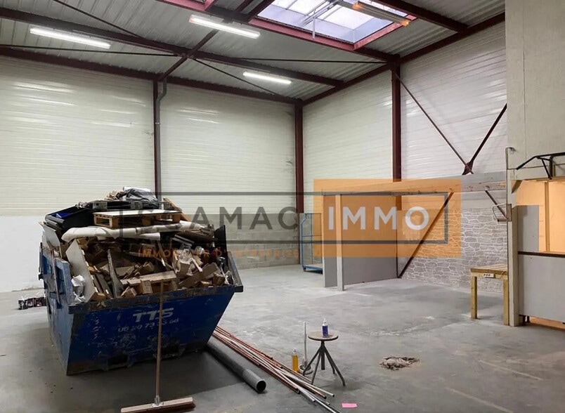 Bureau dans Thorigny-sur-Marne à louer - Photo intérieure – Image 3 sur 4