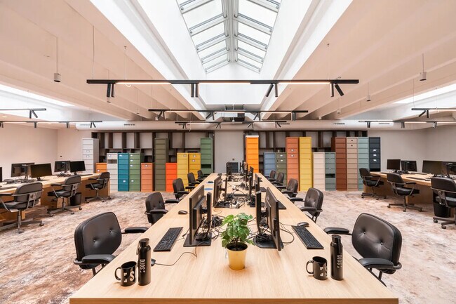 Plus de détails pour 70 Rue Cortambert, Paris - Coworking à louer