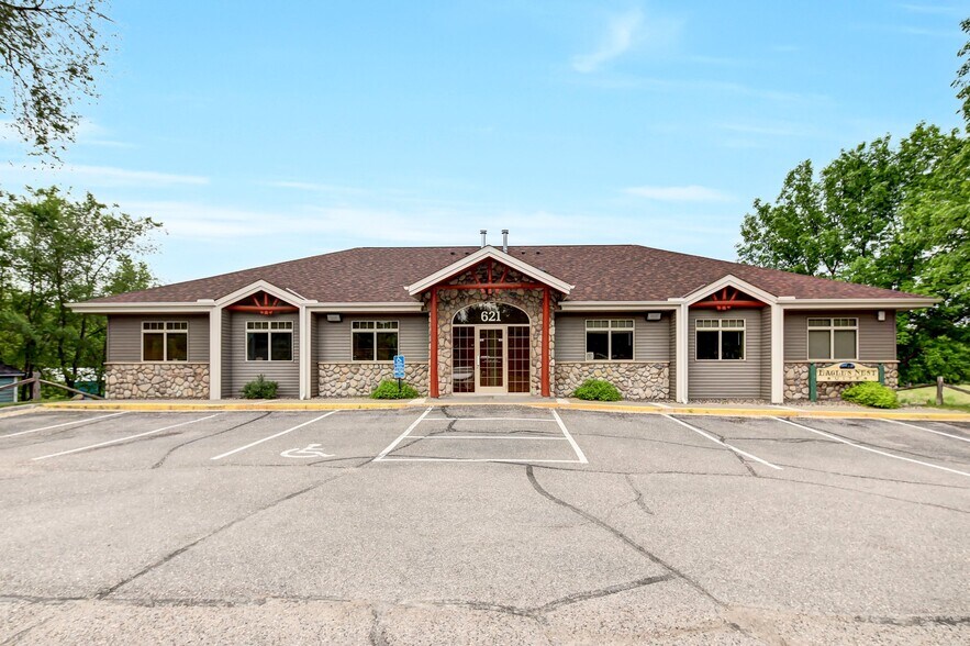 621 N Benton Dr, Sauk Rapids, MN à louer - Photo de l’immeuble – Image 2 sur 24