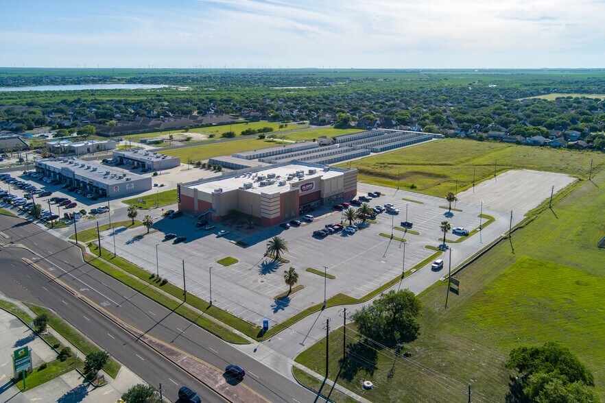 7601 S Staples St, Corpus Christi, TX à vendre - Photo de l’immeuble – Image 3 sur 12