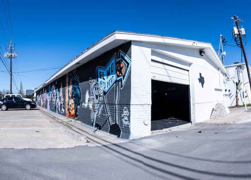 400 E St Elmo Rd, Austin, TX à louer - Photo de l’immeuble – Image 2 sur 16