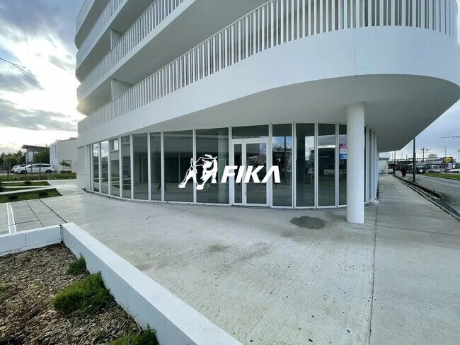 Plus de détails pour Local commercial à vendre