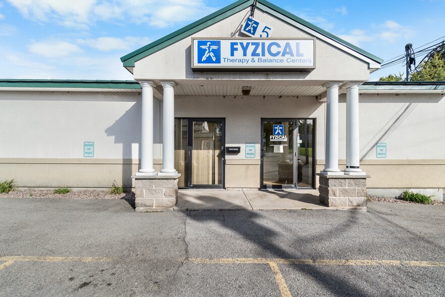 113-117 Schuyler St, Fulton, NY à louer - Photo de l’immeuble – Image 1 sur 8