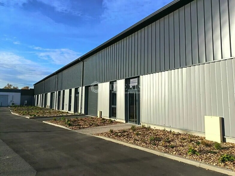 Industriel/Logistique dans Lezennes à vendre - Photo de l’immeuble – Image 3 sur 11