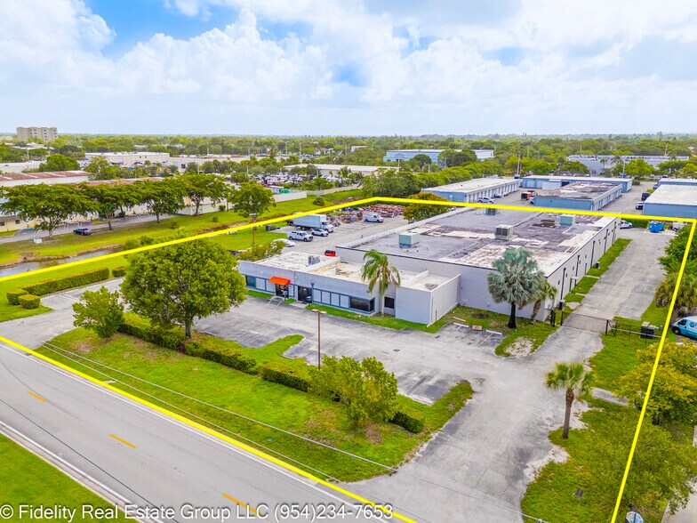3651 NW 120th Ave, Coral Springs, FL à louer - Photo de l’immeuble – Image 3 sur 67