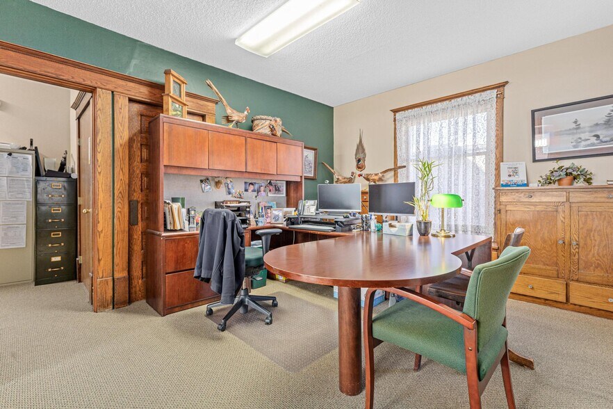 227 S Arch Ave, New Richmond, WI à vendre - Photo de l’immeuble – Image 2 sur 34