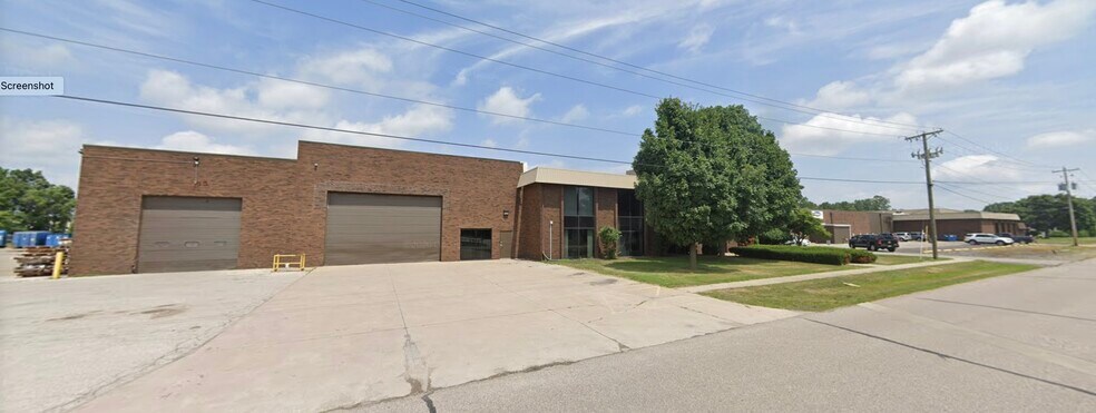 1100 D I Dr, Elkhart, IN à vendre - Photo principale – Image 1 sur 15