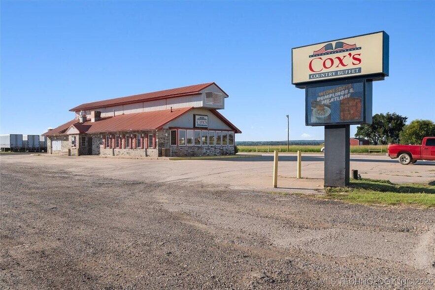 18753 Oklahoma 100, Webbers Falls, OK à vendre - Photo de l’immeuble – Image 2 sur 15