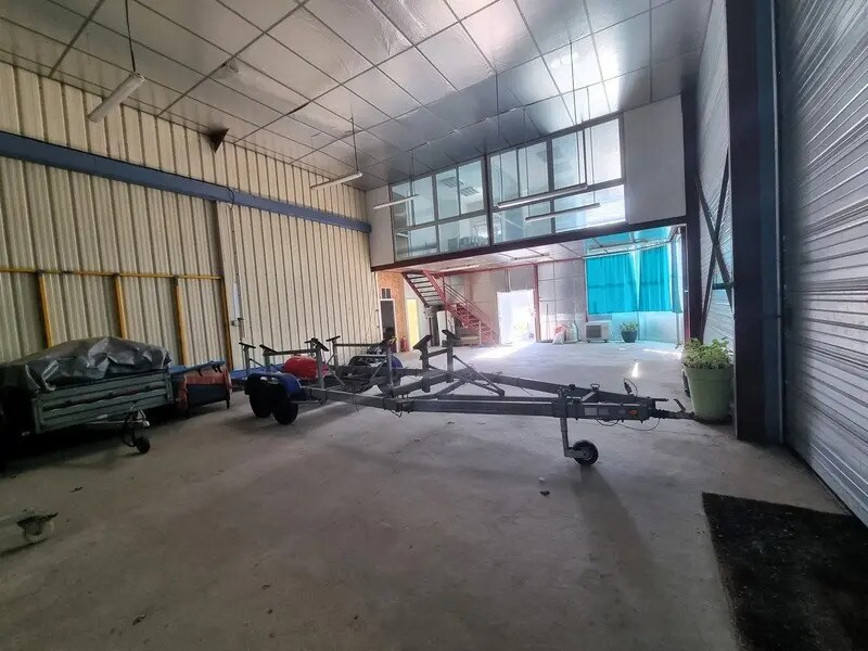 Local d’activités dans DOLUS-D'OLERON à louer Photo intérieure– Image 1 sur 7